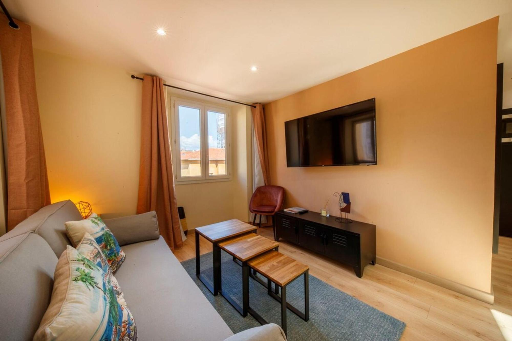 06A2 - Heart Of Old Nice Beautiful Renovated Apartment Exterior photo