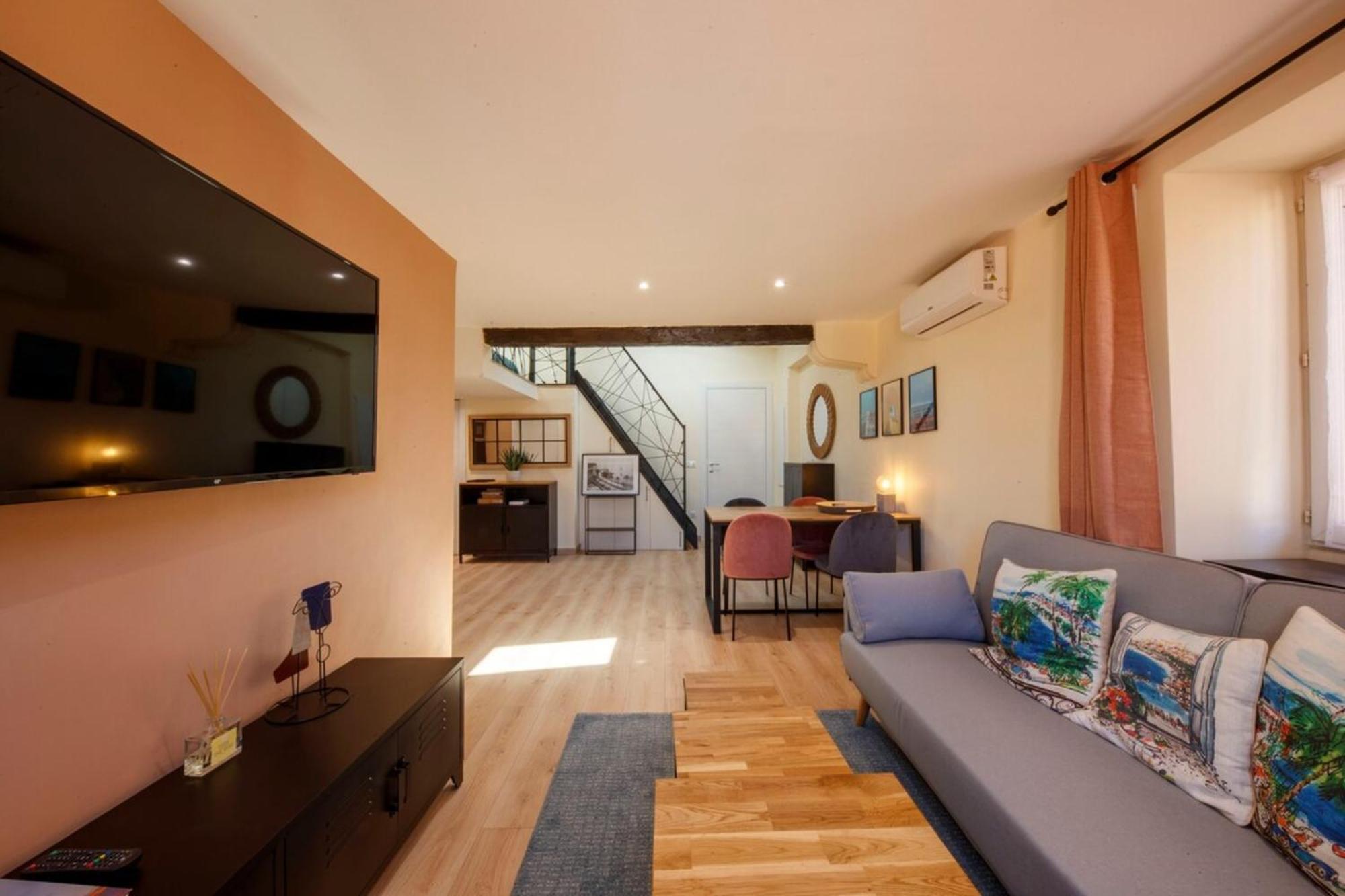 06A2 - Heart Of Old Nice Beautiful Renovated Apartment Exterior photo